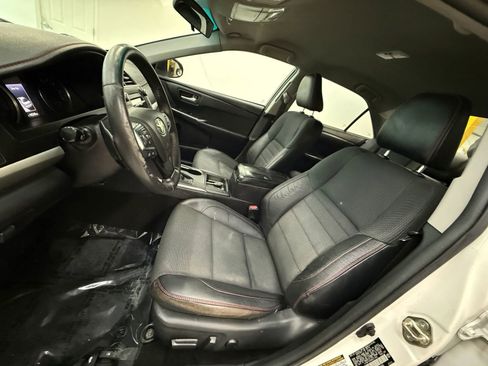 Used 2017 Toyota Camry SE FWD image 17