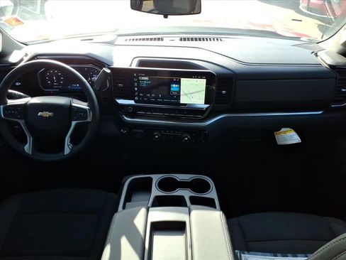 Used 2026 Chevrolet Silverado 1500 LT AWD/4WD image 14