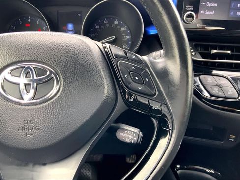 Used 2021 Toyota C-HR XLE image 22