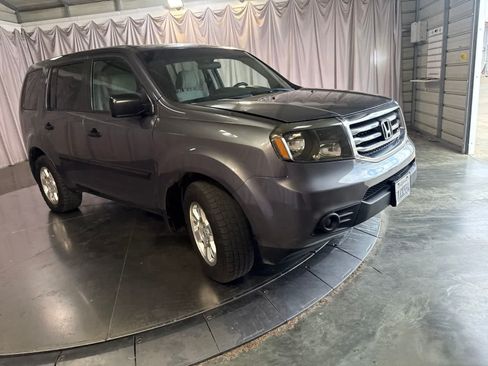 Used 2015 Honda Pilot LX image 3