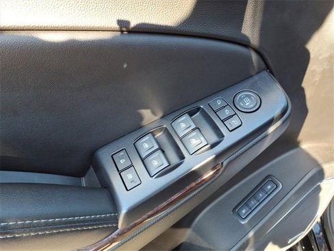 Used 2020 GMC Yukon SLT w/ Premium Edition image 15