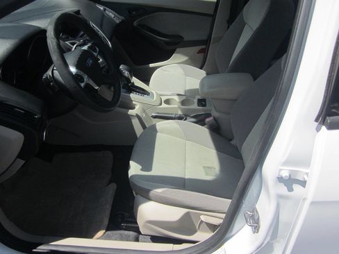 Used 2012 Ford Focus SE FWD image 10