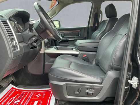 Used 2017 RAM 1500 Laramie w/ Convenience Group image 10