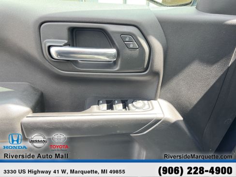 Used 2021 Chevrolet Silverado 1500 Custom Trail Boss AWD/4WD image 23