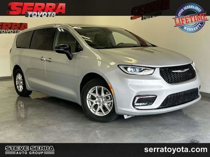 Used 2024 Chrysler Pacifica Touring-L