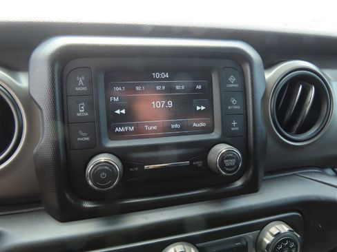 Used 2018 Jeep Wrangler Unlimited Sport S AWD/4WD image 29