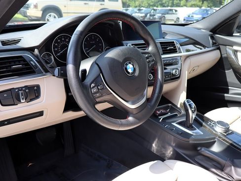 Used 2018 BMW 328d xDrive Wagon AWD/4WD image 18