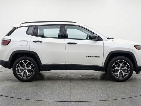 Used 2025 Jeep Compass Limited AWD/4WD image 8
