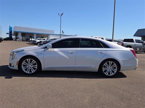 Used 2018 Cadillac XTS Luxury image 6
