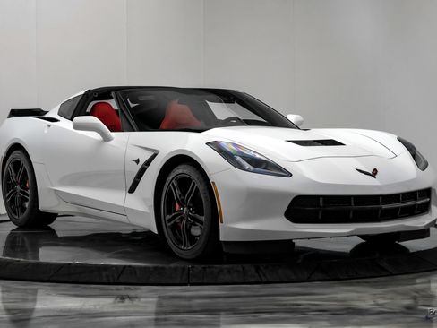 Used 2016 Chevrolet Corvette Stingray Coupe w/ Carbon Flash Badge Package RWD image 28