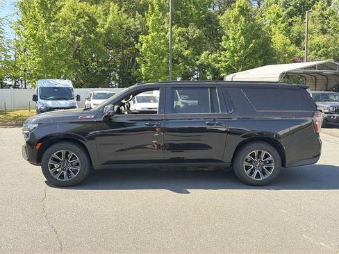 Used 2021 Chevrolet Suburban Z71 w/ Z71 Off-Road Package AWD/4WD image 2