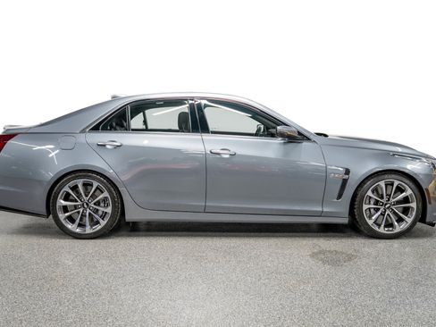 Used 2019 Cadillac CTS V w/ Luxury Package image 43