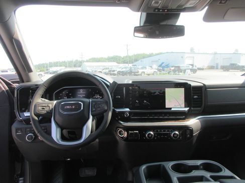 New 2026 GMC Sierra 2500 SLE w/ SLE Value Package; AWD/4WD image 16
