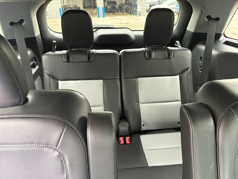 Used 2024 Ford Explorer XLT w/ Equipment Group 202A AWD/4WD image 14