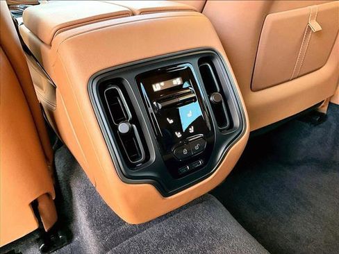 Used 2023 Aston Martin DBX 707 image 25