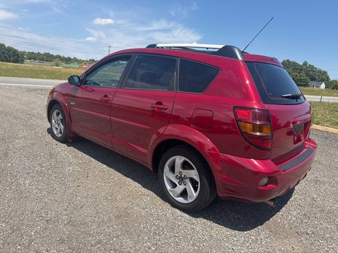 Used 2004 Pontiac Vibe w/ Moon And Tunes Value Package FWD image 6