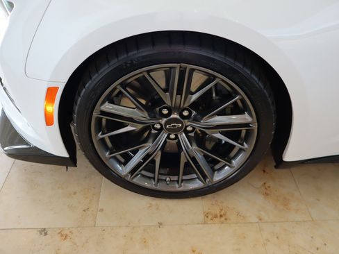 Used 2022 Chevrolet Camaro ZL1 RWD image 39