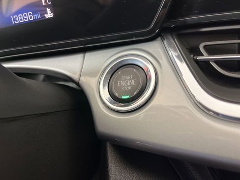 Used 2025 Chevrolet Trax LT w/ LT Convenience Package image 33