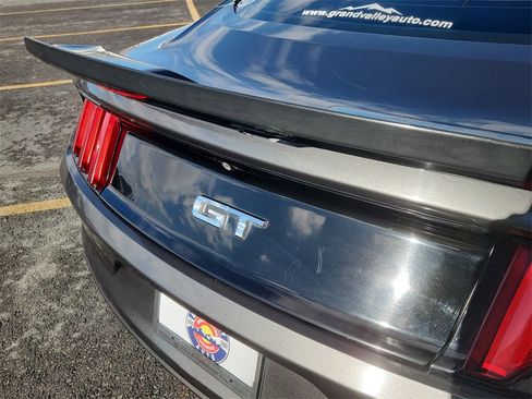 Used 2017 Ford Mustang GT Premium image 13