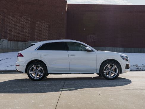 Used 2023 Audi Q8 Premium w/ Convenience Package image 3