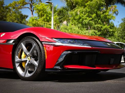 Certified 2025 Ferrari 12Cilindri RWD image 9
