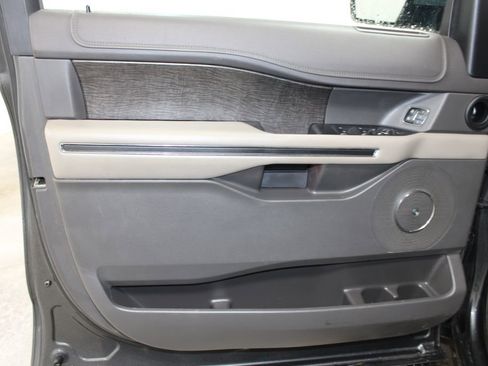 Used 2019 Ford Expedition Max Limited AWD/4WD image 25