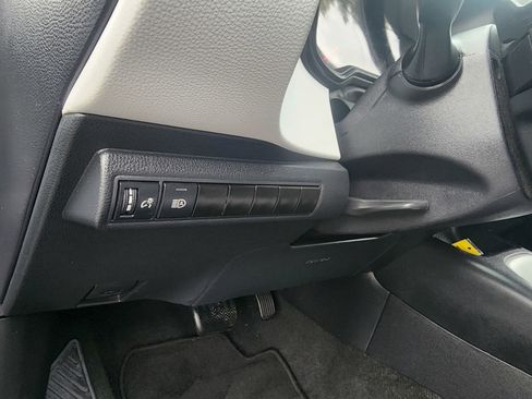 Used 2022 Toyota Corolla SE image 37