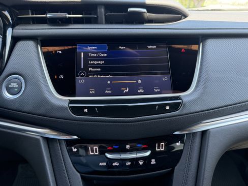 Certified 2023 Cadillac XT5 Luxury w/ LPO, Floor Liner Package AWD/4WD image 21