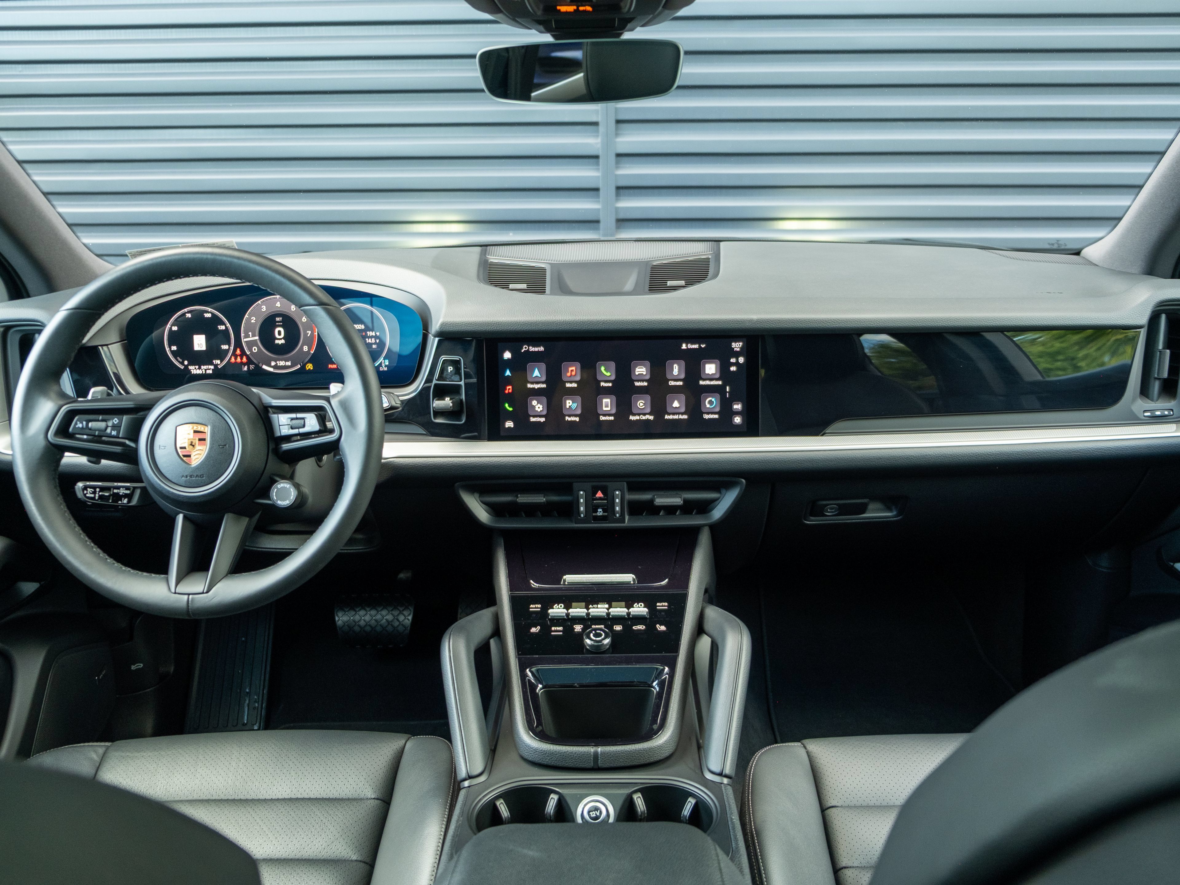 Certified 2025 Porsche Cayenne w/ Premium Package AWD/4WD image 6