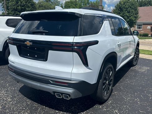 New 2026 Chevrolet Traverse LT w/ Sun and Wheel Package FWD image 5