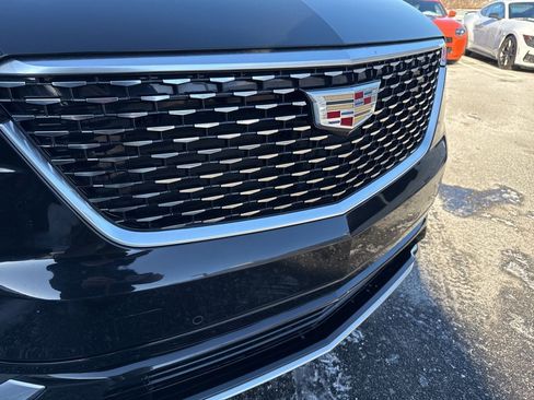 Used 2024 Cadillac XT6 Luxury image 12