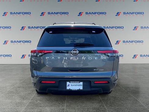 Used 2022 Nissan Pathfinder SV AWD/4WD image 4