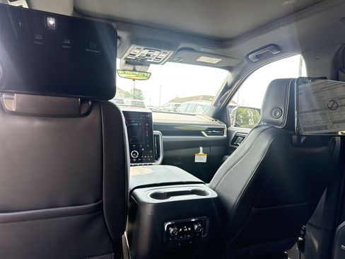 New 2026 GMC Yukon Elevation w/ Elevation Premium Package AWD/4WD image 16