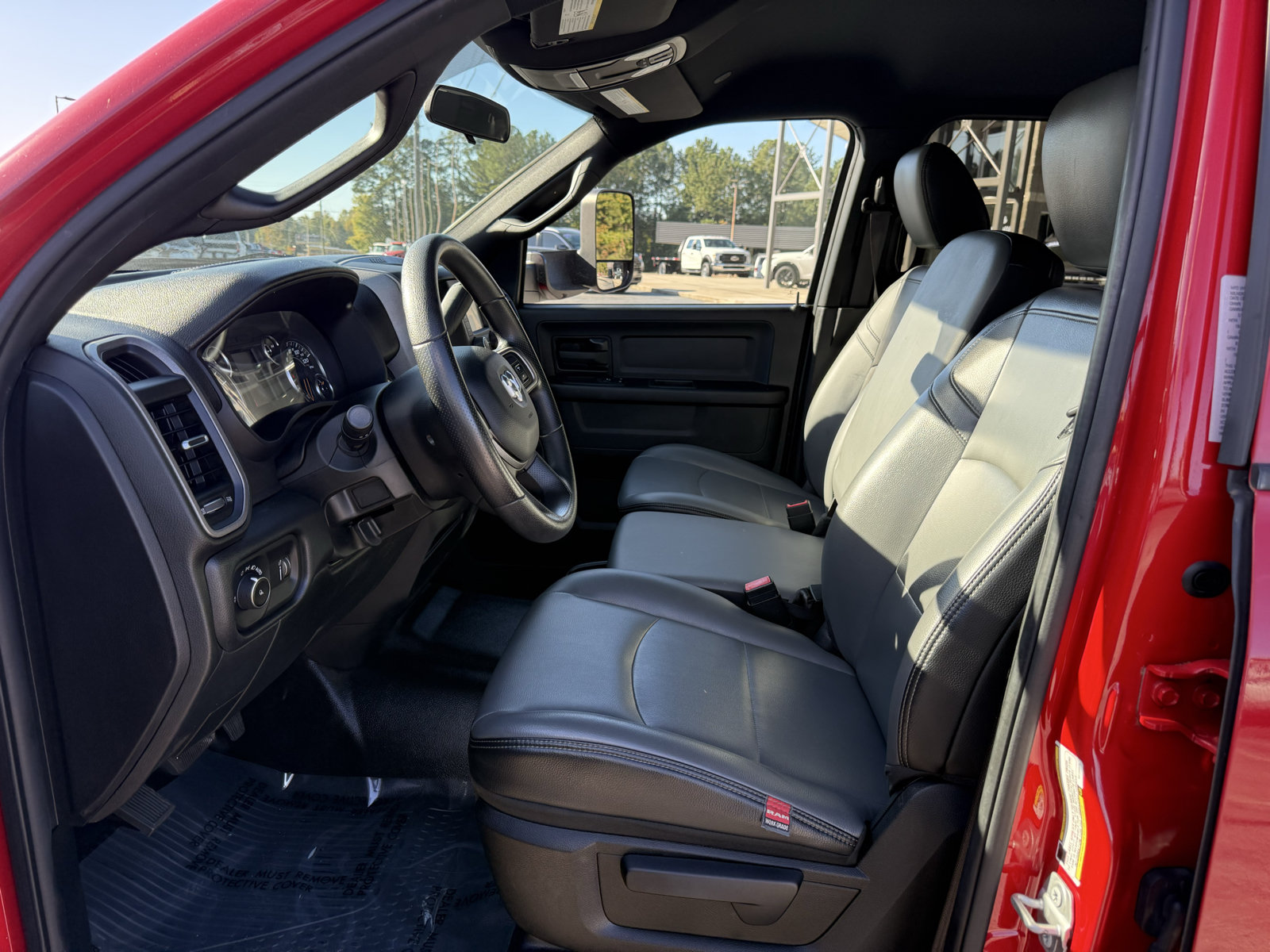 Used 2022 RAM 5500 Tradesman w/ Chrome Appearance Group RWD image 42