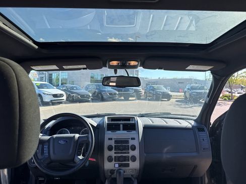Used 2011 Ford Escape XLT w/ 202A Rapid Spec Order Code AWD/4WD image 16