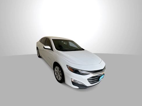 Used 2021 Chevrolet Malibu LT FWD image 2