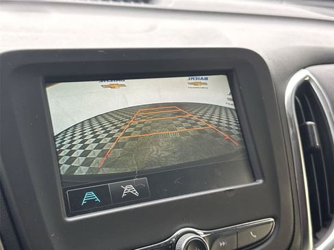 Used 2018 Chevrolet Equinox LT AWD/4WD image 17