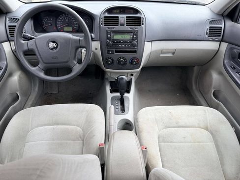 Used 2005 Kia Spectra LX image 6