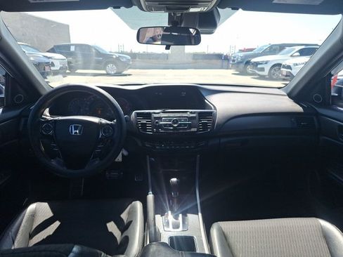 Used 2017 Honda Accord Sport image 12