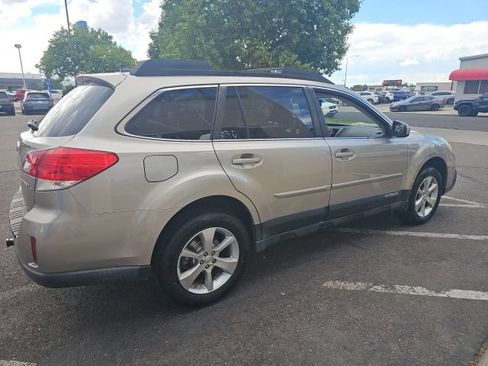 Used 2014 Subaru Outback 2.5i Limited w/ Moonroof Package AWD/4WD image 5