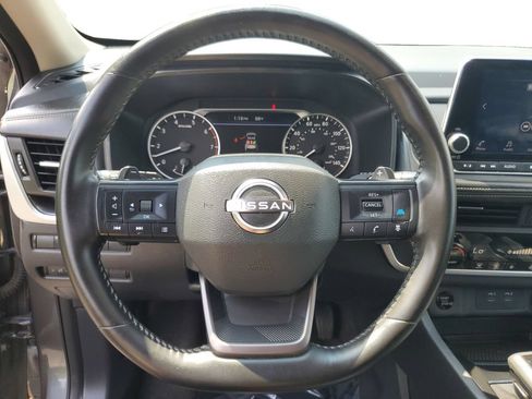 Used 2025 Nissan Rogue SV AWD/4WD image 12