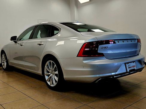 Used 2017 Volvo S90 T6 Momentum w/ Climate Package image 6