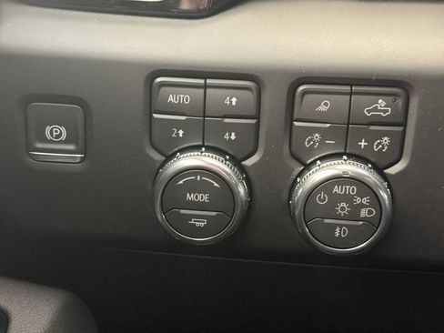 New 2026 GMC Sierra 2500 AT4 w/ Technology Package AWD/4WD image 18