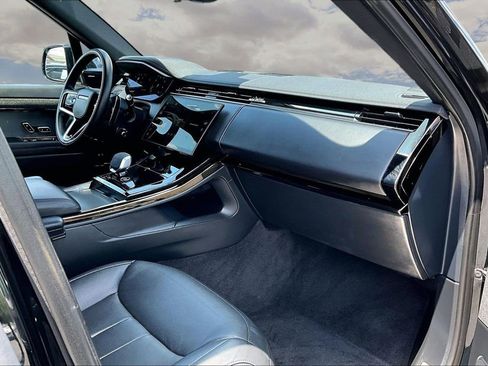 Used 2025 Land Rover Range Rover Sport SE AWD/4WD image 26