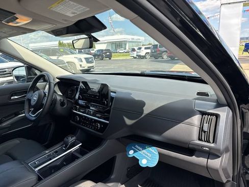 Used 2025 Nissan Pathfinder SL w/ Cargo Package FWD image 20