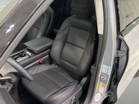 New 2026 Lincoln Nautilus Premier w/ Equipment Group 102A AWD/4WD image 9