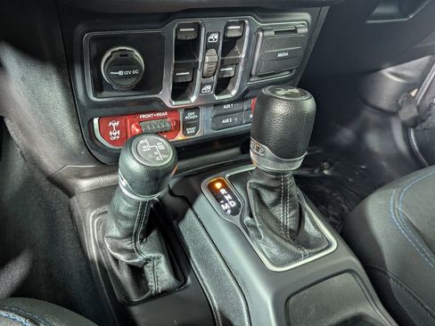 Used 2024 Jeep Wrangler Unlimited Rubicon 4xe AWD/4WD image 23