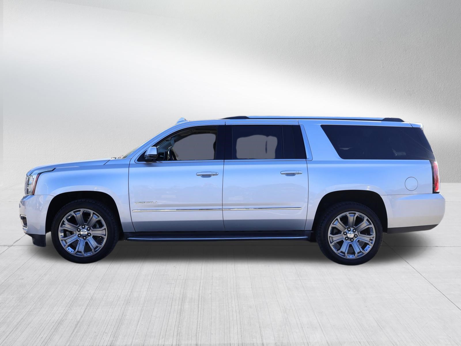 Used 2016 GMC Yukon XL Denali w/ Open Road Package AWD/4WD image 4