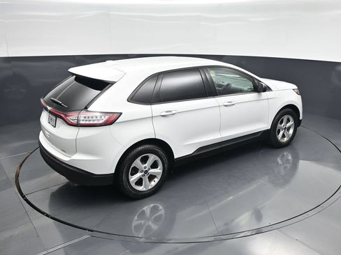 Used 2017 Ford Edge SE FWD image 34