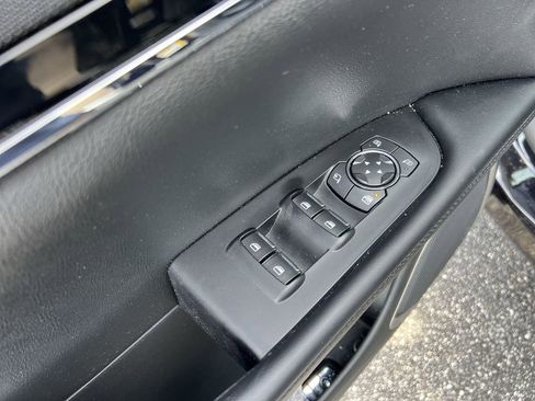 Used 2022 Lincoln Nautilus Reserve image 13